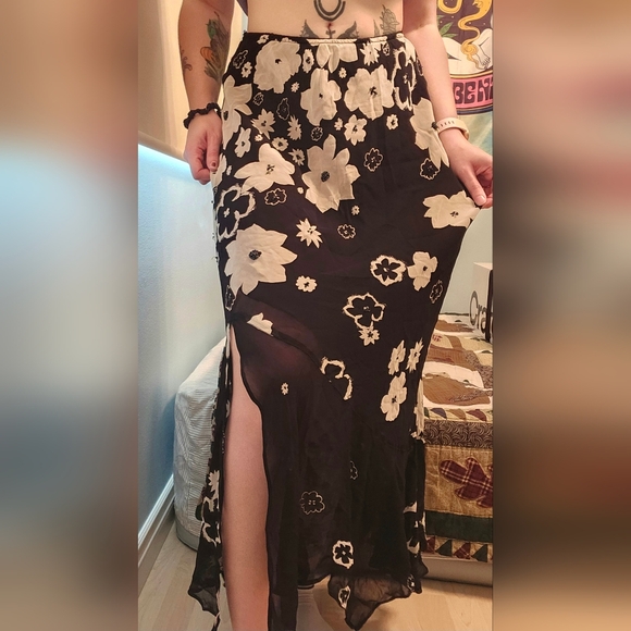 90s Black Asymmetrical Pointed Hem Floral Fairy Maxi Skirt With Beading - Picture 6 of 9